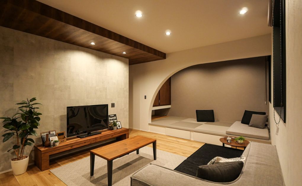 木目とグレーが彩る、大人モダンナチュラルハウス