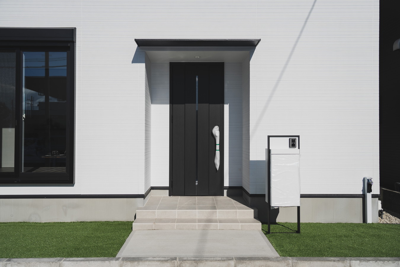 玄関ポーチとは?役割やメリット・デメリット、設計のポイントを解説 アイキャッチ画像